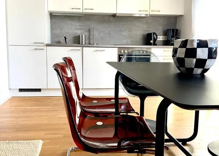 Exclusive Neue 8 לינץ